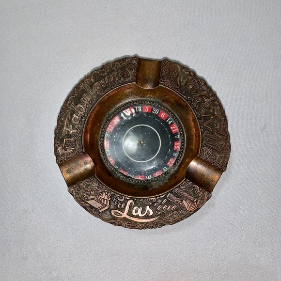 Vintage 1970’s Etched Copper Fabulous Las Vegas Roulette Ashtray - Works!  Japan - Picture 3 of 5